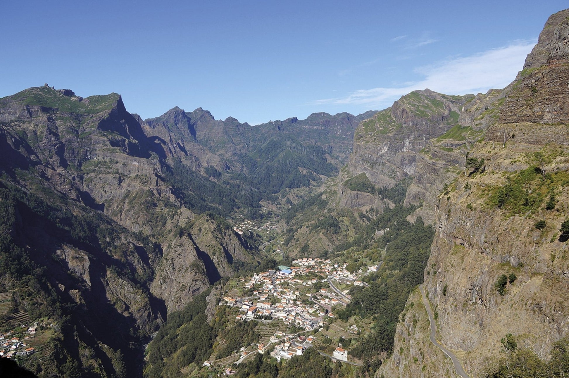 Walking on Madeira (ENG) - DABAI.LV